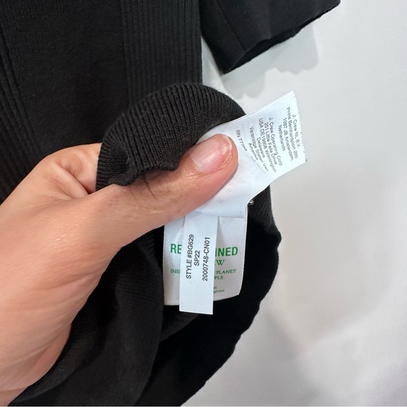 J.Crew Collared Tencel Black Short Sleeve Black Sweater Size Small  1546 - Picture 2 of 9